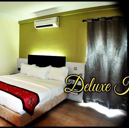 Maya Hotel Lahad Datu Exteriör bild