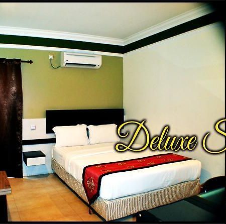 Maya Hotel Lahad Datu Exteriör bild