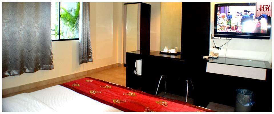 Maya Hotel Lahad Datu Exteriör bild